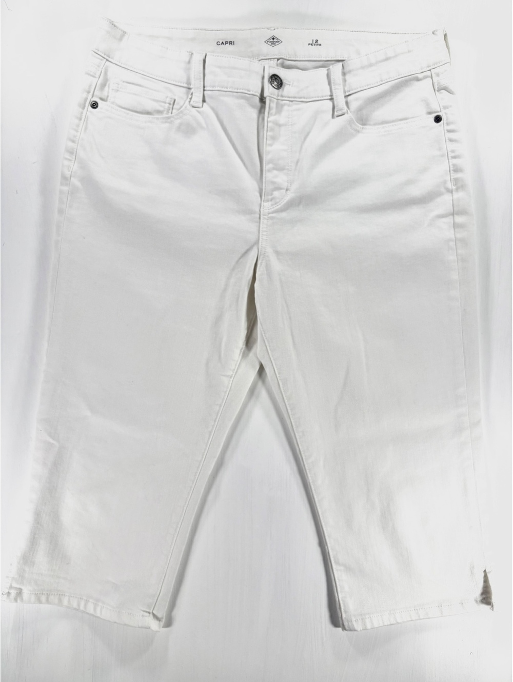 St. John’s Bay White Capri Pants Size 12 Petite